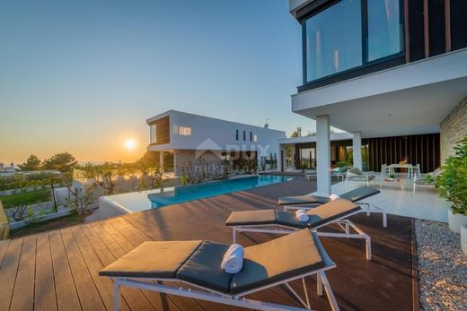 Maison de luxe à vendre à Primošten, 1 490 000 €, Photo 1
