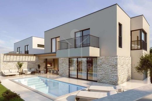 Maison de luxe à vendre à Porec, 800 000 €, Photo 1
