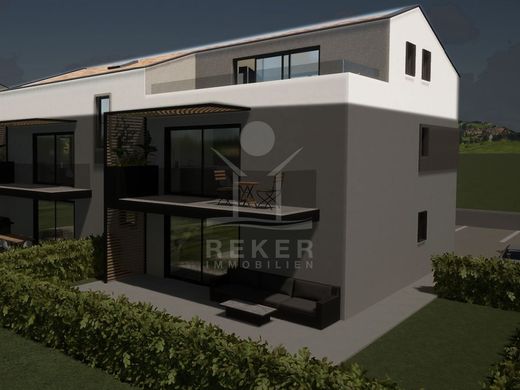 Luxury Apartment for sale in Porec, 541 056 €, Photo 1