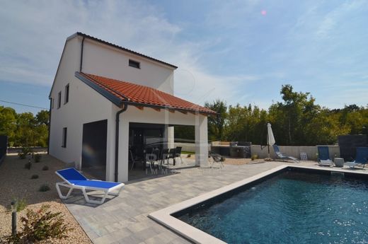 Maison de luxe à vendre à Šilo, 620 000 €, Photo 2