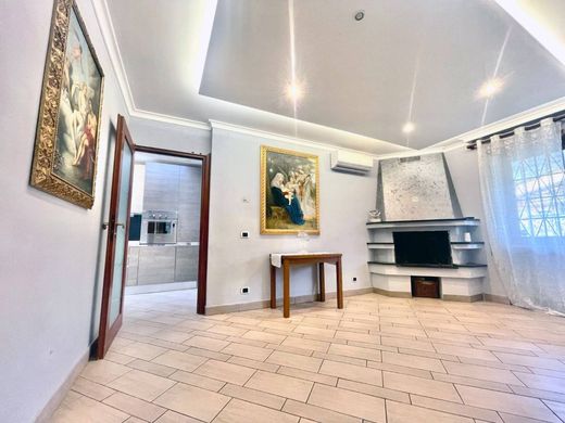 Luxury House for sale in Rome, 890 000 €, Photo 2