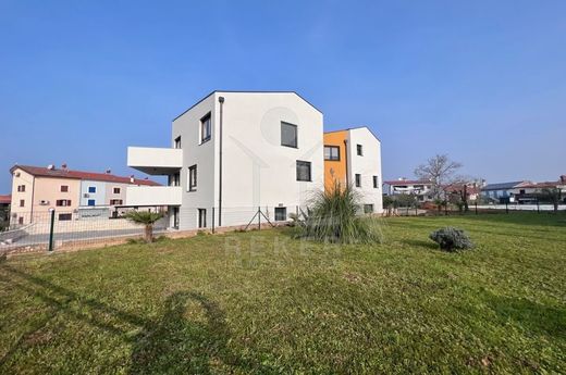 Appartement de luxe à vendre à Njivice, 600 000 €, Photo 2
