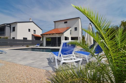 Maison de luxe à vendre à Šilo, 620 000 €, Photo 3