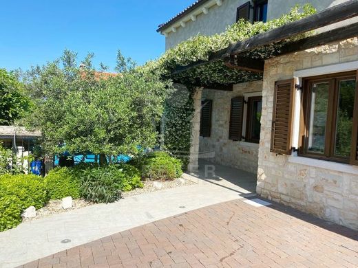 Maison de luxe à vendre à Punat, 650 000 €, Photo 3