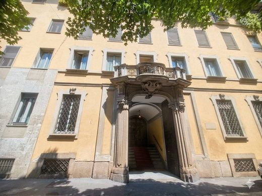 Luxury Apartment for sale in Milan, 1 890 000 €, Photo 3