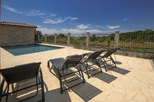 Maison de luxe à vendre à Porec, 690 000 €, Photo 3