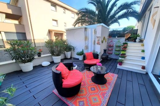 Luxury Apartment for sale in Njivice, 395 000 €, Photo 3
