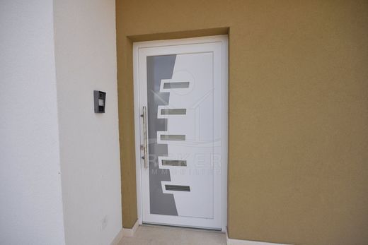 Maison de luxe à vendre à Srima, 492 000 €, Photo 4