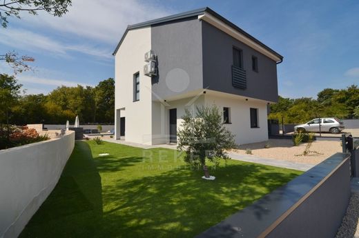 Maison de luxe à vendre à Šilo, 620 000 €, Photo 4