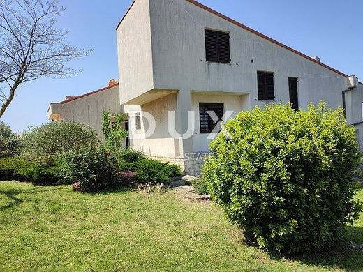 Luxury House for sale in Pula, 0 €, Photo 4