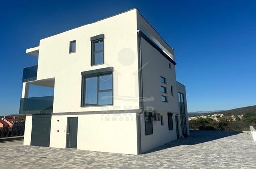 Luxury Apartment for sale in Punat, 530 000 €, Photo 4