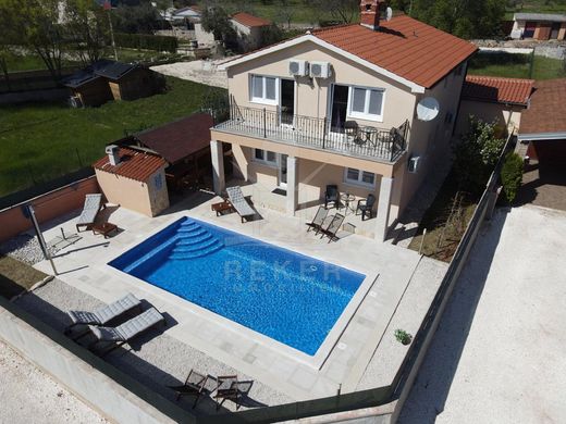 Maison de luxe à vendre à Pula, 430 000 €, Photo 4