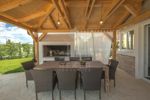 Maison de luxe à vendre à Porec, 690 000 €, Photo 4