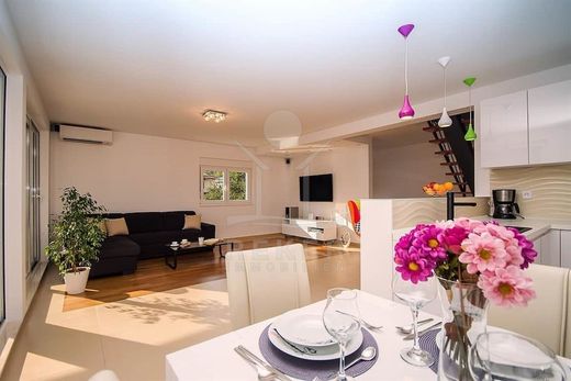 Luxury House for sale in Omiš, 750 000 €, Photo 5