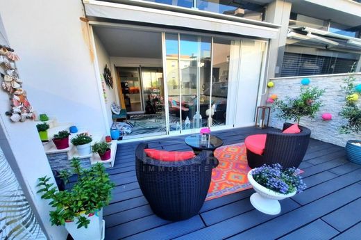 Luxury Apartment for sale in Njivice, 395 000 €, Photo 5