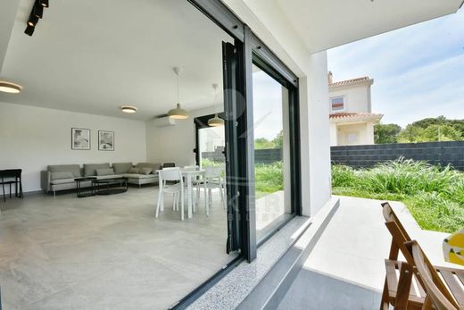 Maison de luxe à vendre à Porec, 570 000 €, Photo 6