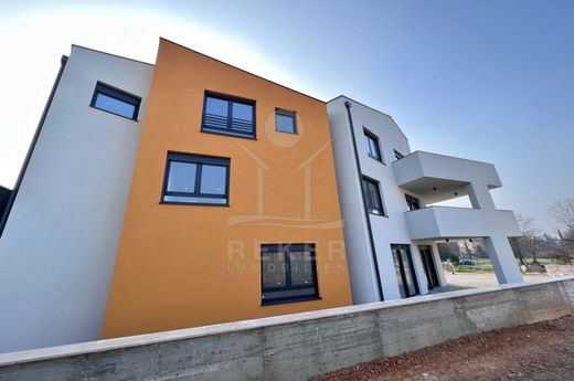Appartement de luxe à vendre à Njivice, 600 000 €, Photo 6