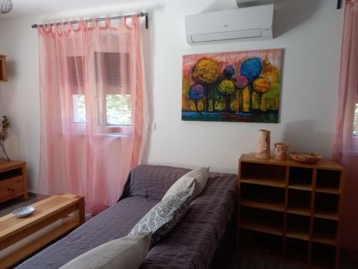 Luxury House for sale in Pula, 670 000 €, Photo 7