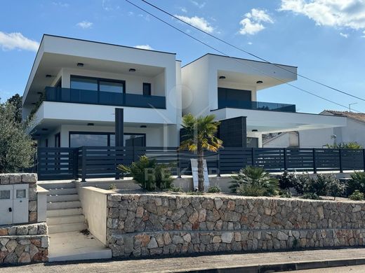 Maison de luxe à vendre à Njivice, 1 080 000 €, Photo 7