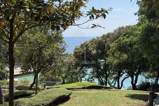 Luxury House for sale in Krk, 740 000 €, Photo 1