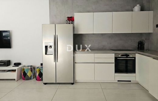 Luxury Apartment for sale in Krk, 673 800 €, Photo 3