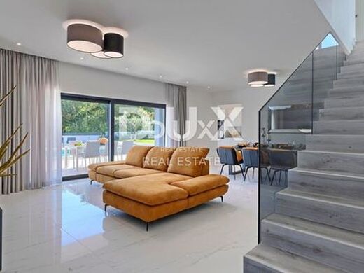 Maison de luxe à vendre à Barban, 690 000 €, Photo 5