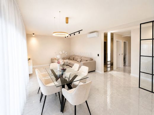 Luxury Apartment for sale in Zadar, 940 000 €, Photo 2