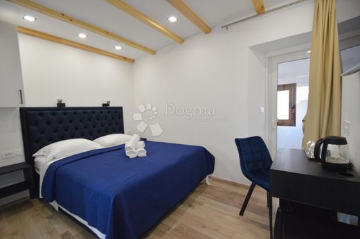 Luxury House for sale in Zadar, 450 000 €, Photo 2