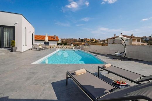 Maison de luxe à vendre à Žminj, 650 000 €, Photo 6