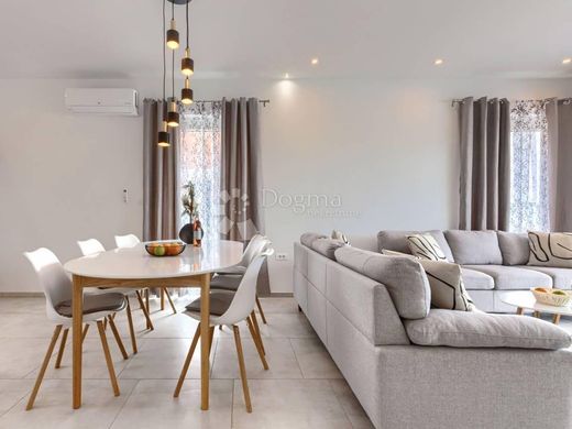 Luxury House for sale in Vodnjan, 479 000 €, Photo 2
