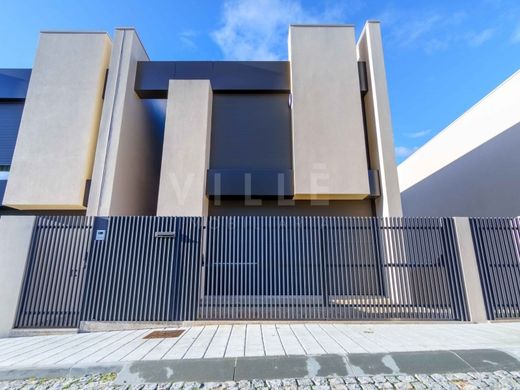 Maison de luxe à vendre à Gondomar, 530 000 €, Photo 2