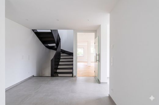 Luxury House for sale in Stuttgart, 1 800 000 €, Photo 2