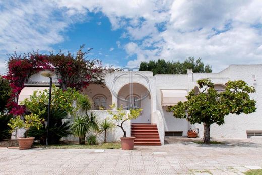Luxury House for sale in Bari, 1 350 000 €, Photo 2