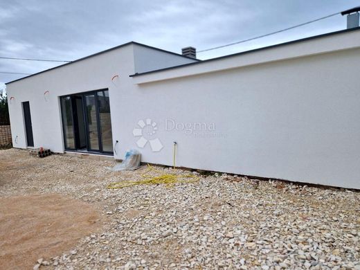Maison de luxe à vendre à Vodnjan, 450 000 €, Photo 3