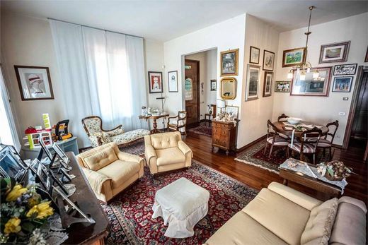 Maison de luxe à vendre à Montecatini-Terme, 720 000 €, Photo 2