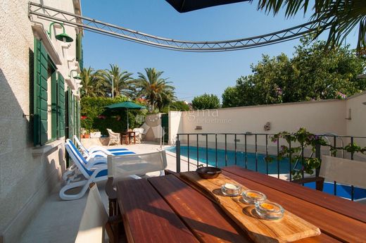 Maison de luxe à vendre à Supetar, 940 000 €, Photo 3