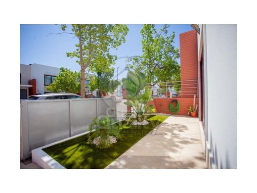 Maison de luxe à vendre à Barreiro, 510 000 €, Photo 4