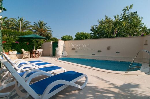 Maison de luxe à vendre à Supetar, 940 000 €, Photo 4
