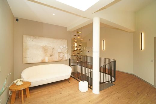 Luxury House for sale in Tinjan, 1 800 000 €, Photo 7