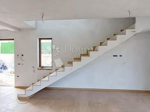 Luxury House for sale in Svetvincenat, 595 000 €, Photo 7