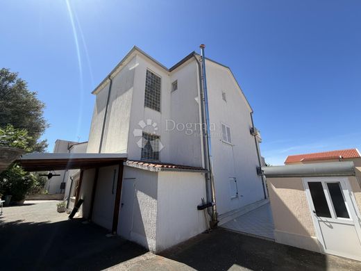 Maison de luxe à vendre à Šibenik, 660 000 €, Photo 4