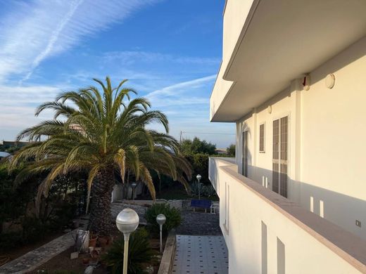 Luxury House for sale in Bari, 620 000 €, Photo 5