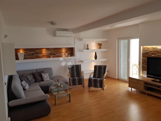 Maison de luxe à vendre à Rogoznica, 545 000 €, Photo 5