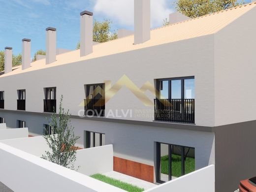 Maison de luxe à vendre à Covilhã, 440 000 €, Photo 1