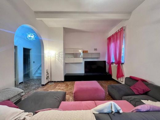 Luxury House for sale in Montignoso, 820 000 €, Photo 1