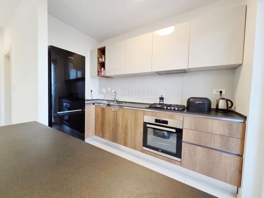 Luxury Apartment for sale in Rijeka, 490 000 €, Photo 2
