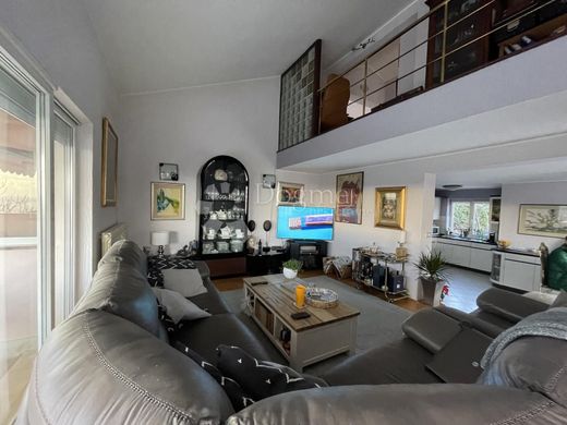 Luxury House for sale in Rijeka, 675 000 €, Photo 2