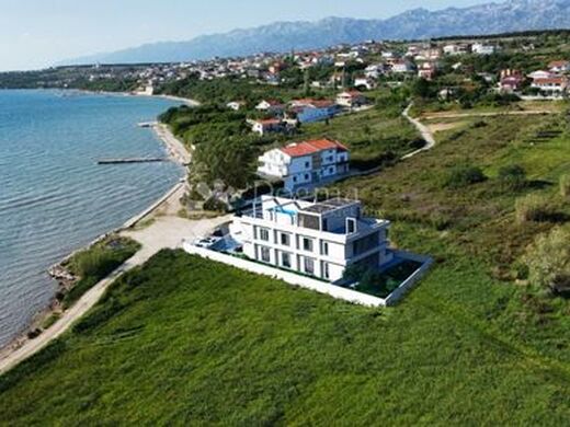 Luxury Apartment for sale in Ražanac, 462 000 €, Photo 2