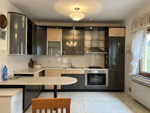 Luxury Apartment for sale in Rijeka, 450 000 €, Photo 3