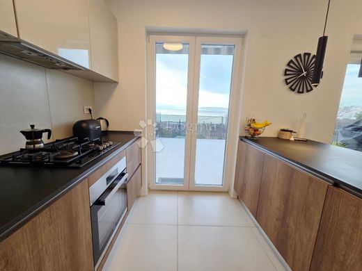 Luxury Apartment for sale in Rijeka, 490 000 €, Photo 4